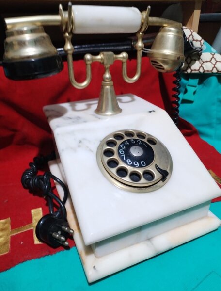 Telefon vintage francez, anii 1950, din marmura, greutate 4Kg